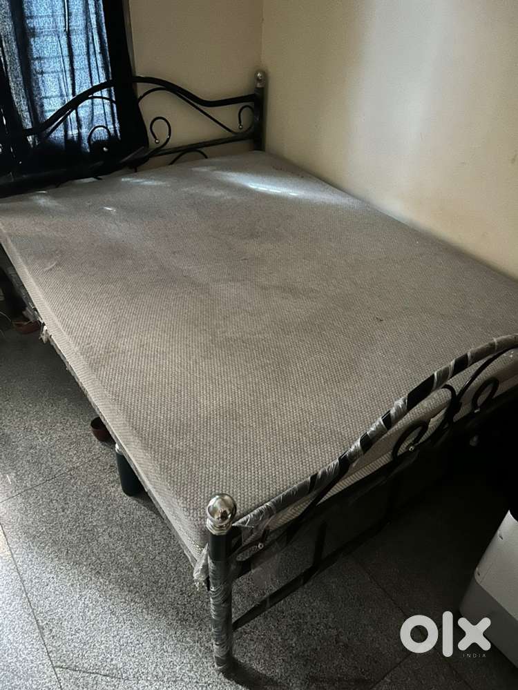 Plastic wrap New Iron Bed with Homecentre Orthopedic mattress