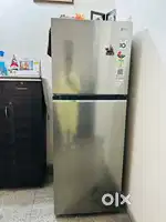 Double door refrigerator
