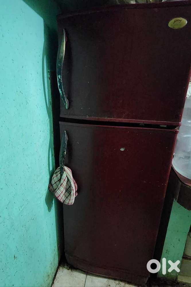Godrej Refrigerator Double Door 220 Litres (Price Negotiable)
