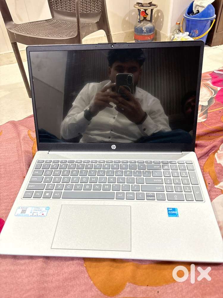 Hp 12th core I3 8Gb 512 gb