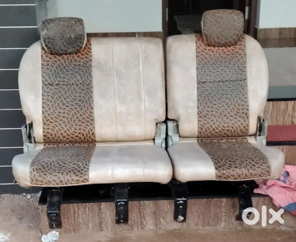 Xylo Tavera Center Seat