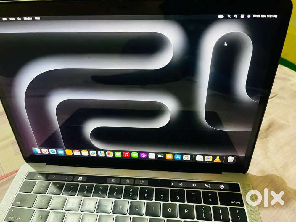 MacBook pro ( 512 gb )