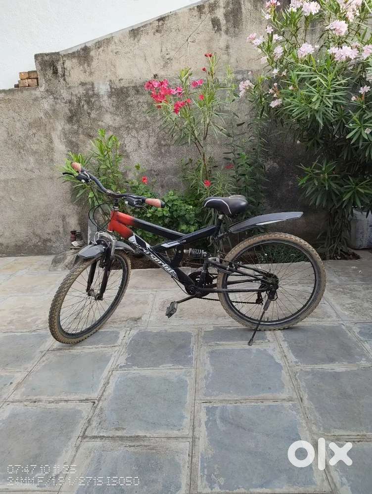 Hero Sprint Cycle Working both Front and Rare Gear's New Tyre