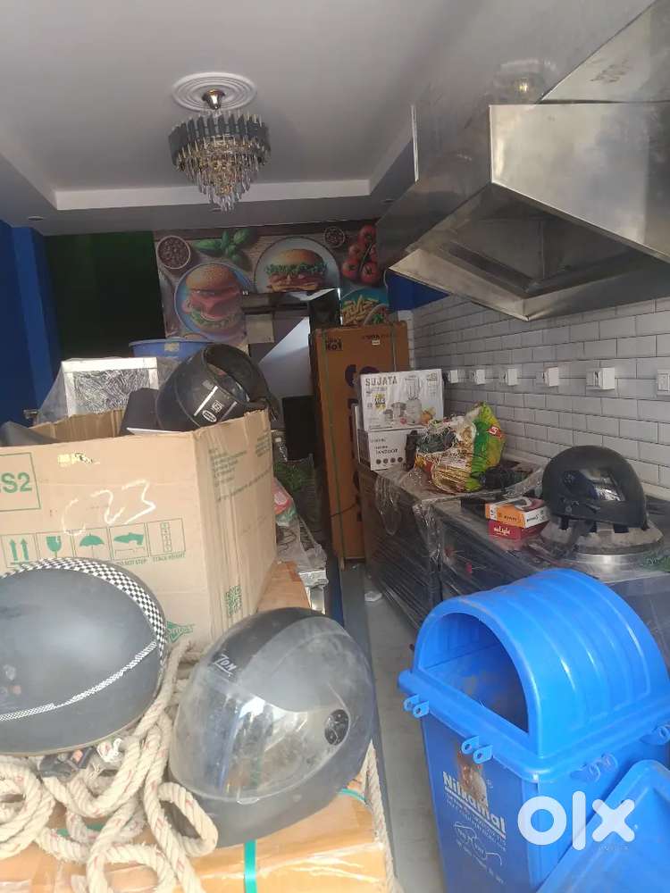 Helper and cleaning and chef for cafe
