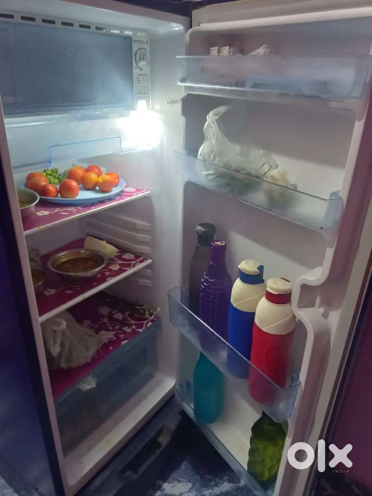 LLOYD 5 star Fridge