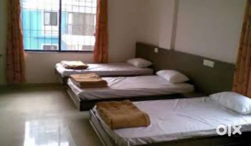 BOYS HOME STAY - WORKING (OR) STUDENT IN CALICUT CITY.