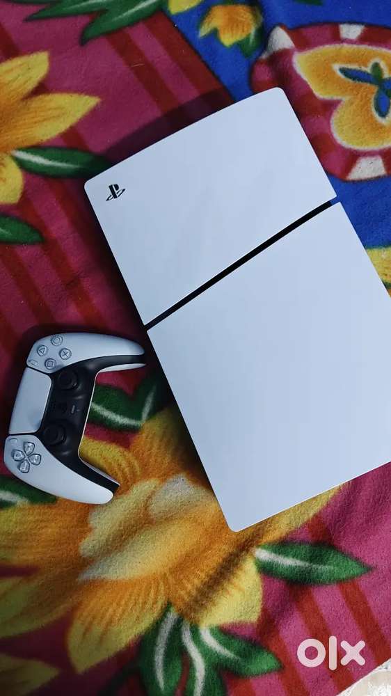 Ps5 slim disc 1TB one month old