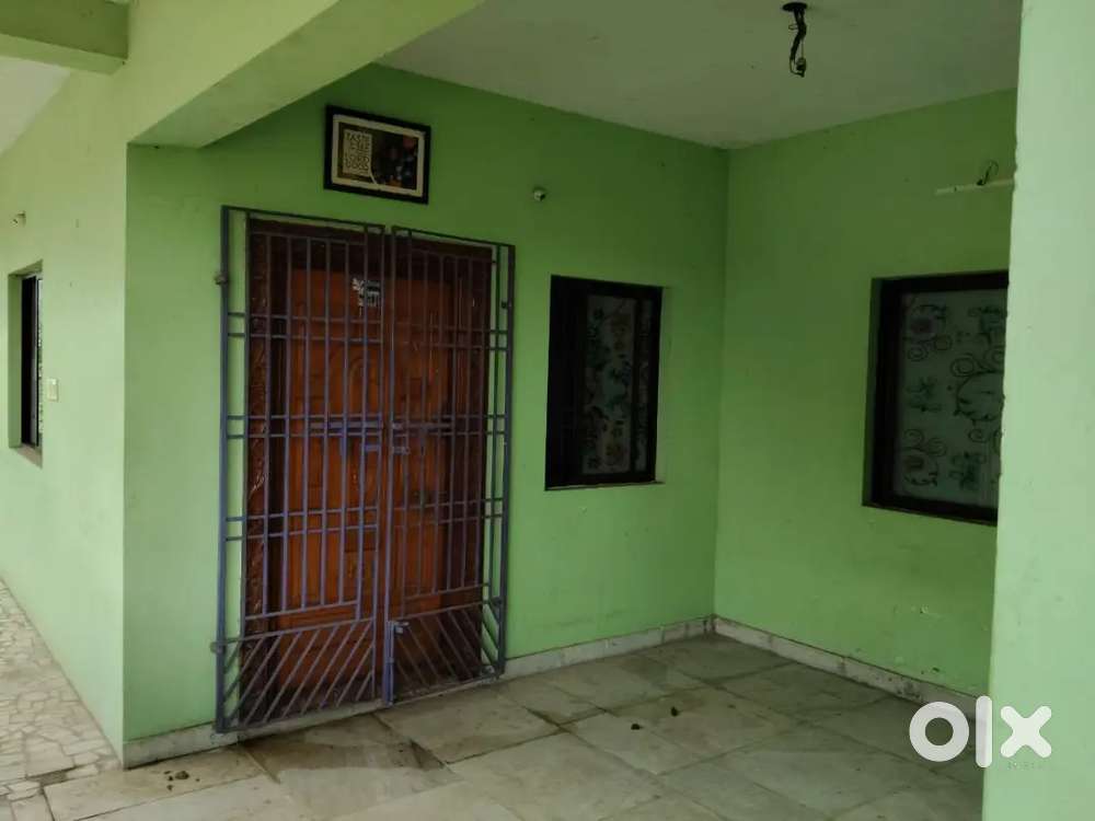 Near thiruninravur police station