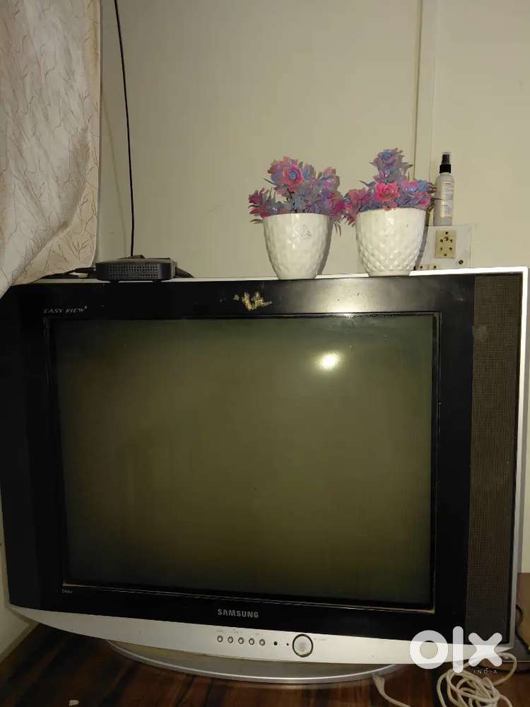 Samsung flat tv 32 inch size tv old tv with good condition