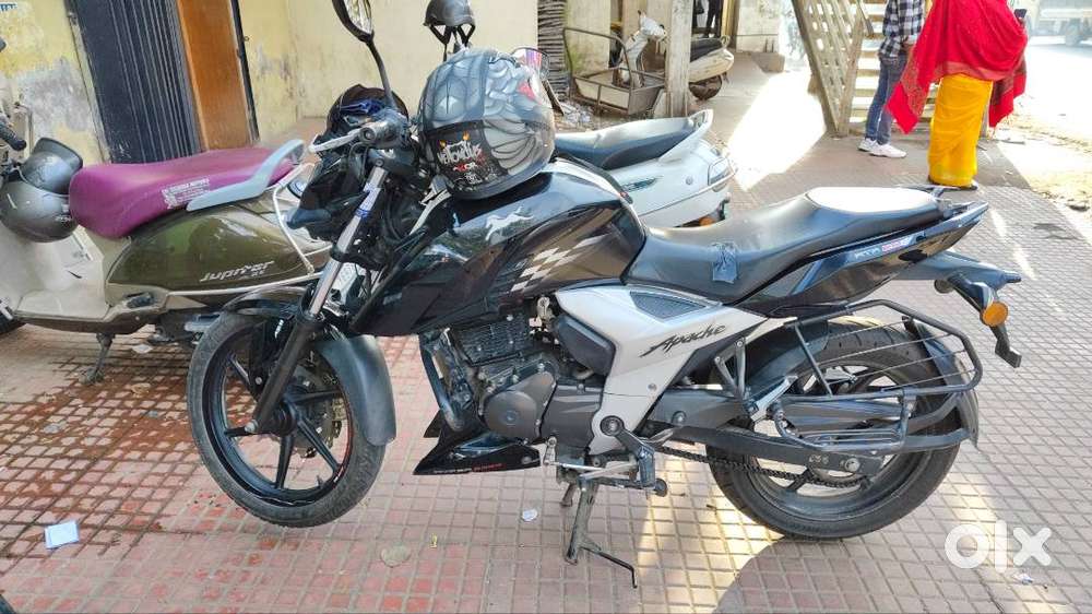 TVS apache rtr 160 4v, 2018 model, 7 years