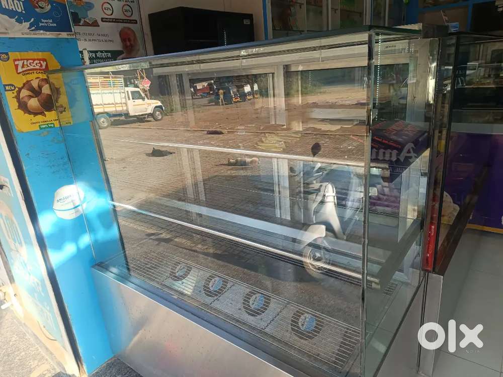 Bakery Counters & fridge