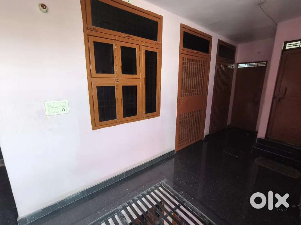 2 rooms set floor on rent