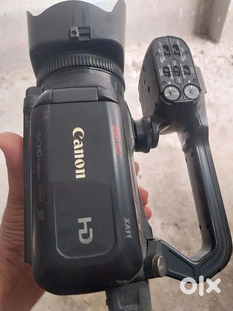Canon xa11 video camera full hd new condition