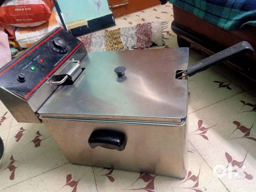 Electrical deep fryer 11 lit
