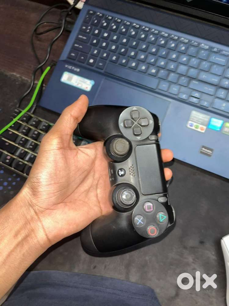 PlayStation 4 controller
