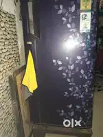 I am selling my fridge Rs 6000