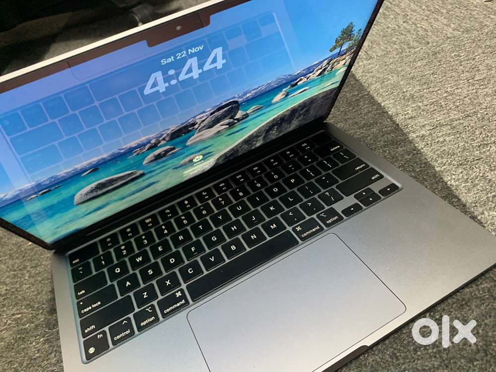 Air M2 Chip/2022/13inch/8GB RAM/512GB/Working Good/6 months Warranty