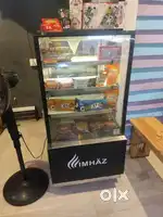 Hot and cold Glass Cake Display Counter, For Bakery