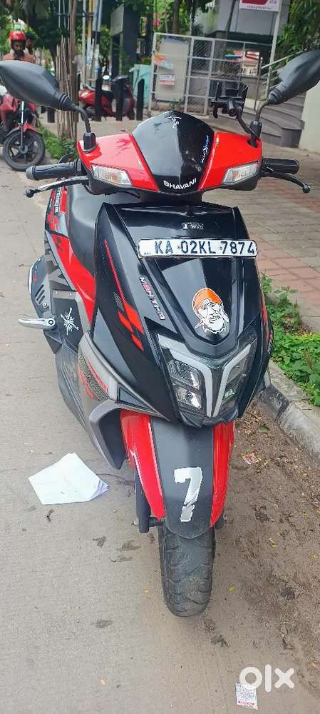 1 st owner Good showroom service