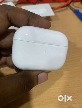 AirPods Pro 2nd Gen only Airpods with Magsafe Charging 9 months left