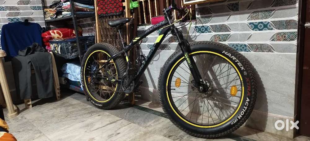 Avon gear cycle fat tyre good condition