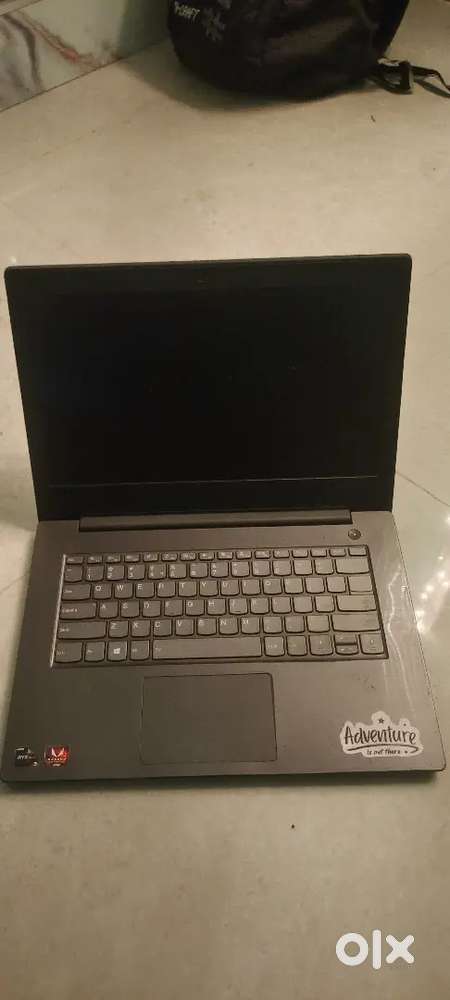 Laptop AMD 81B1