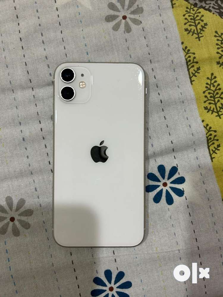 Iphone 11, 64 GB white tiptop condition with box and bill