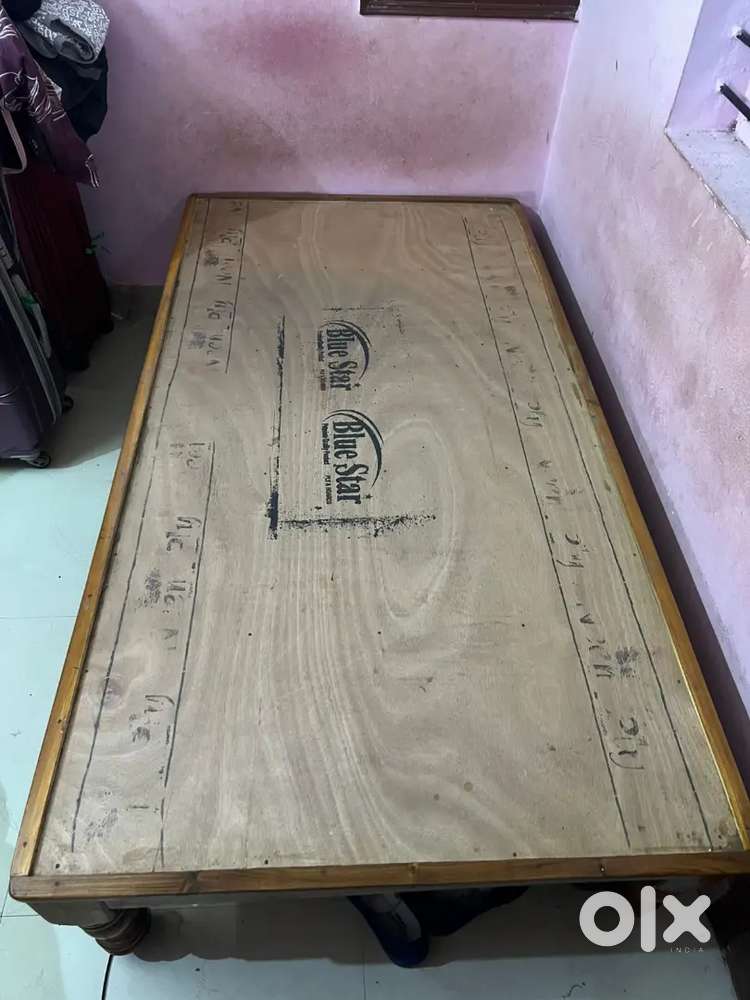 I wanna sell the items used less than 1 year