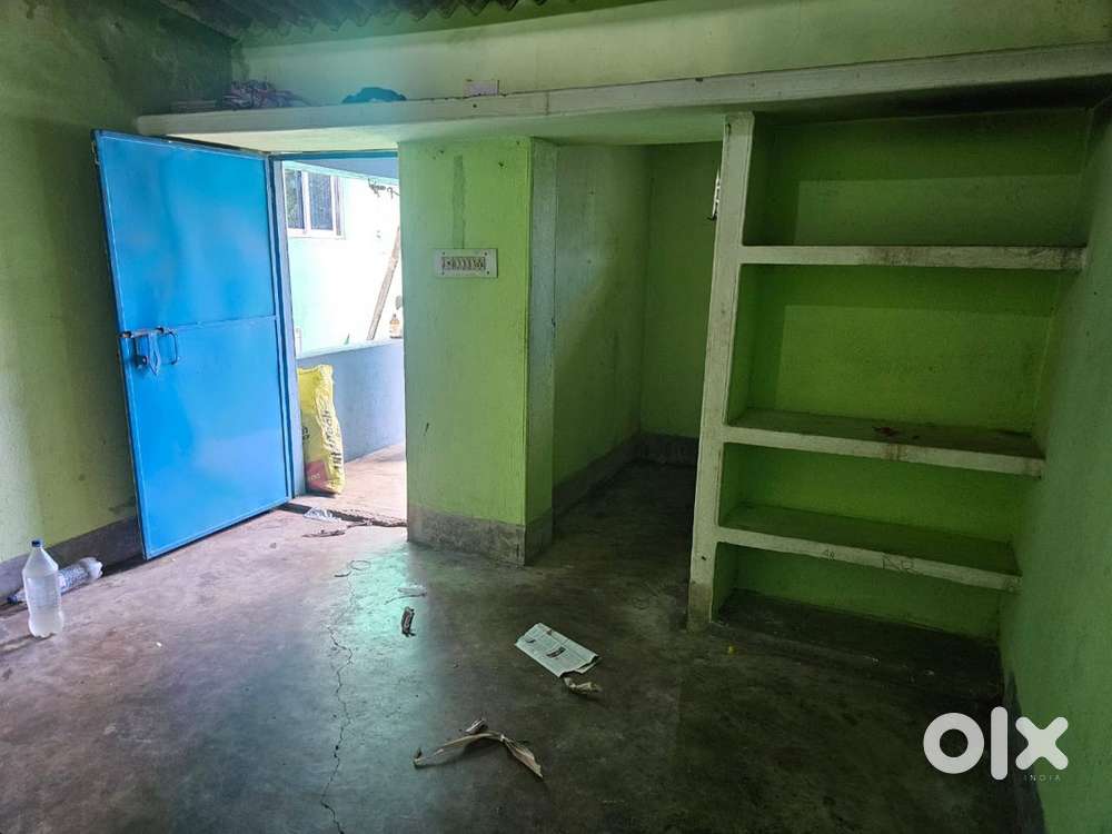 Single Room with kitchen and bathroom for bachlore and small family