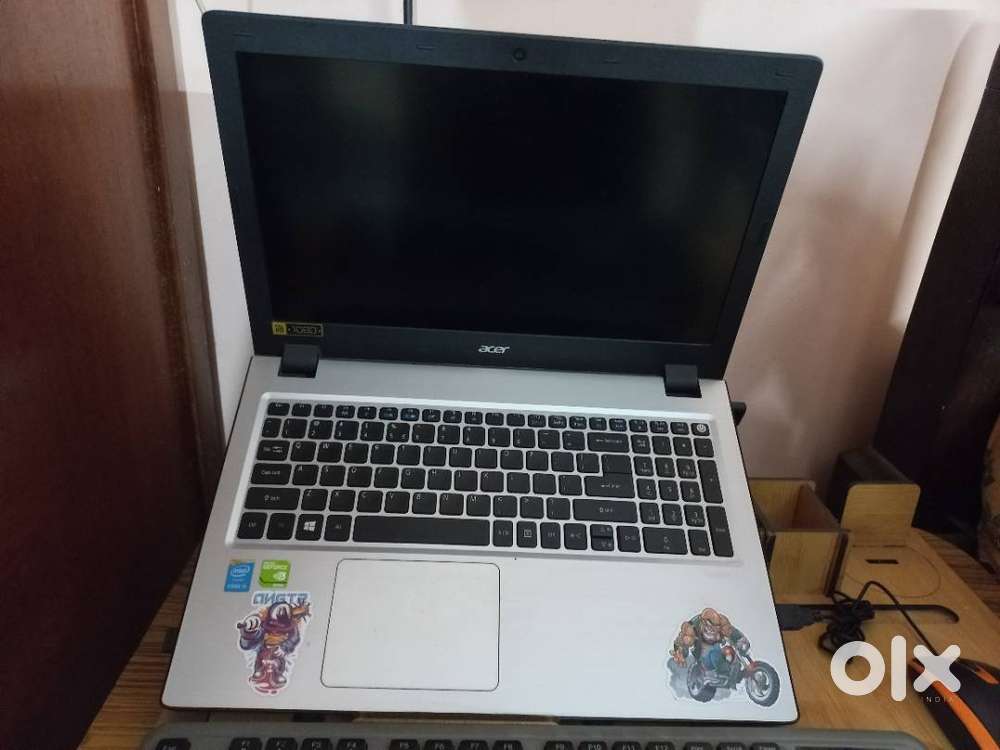 acer laptop  new condition no scratches well maintained