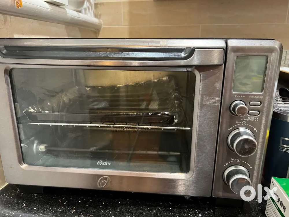 Oster Digital Toaster Oven with Convection – Black Stainless