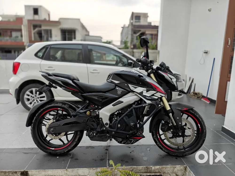 Bajaj pulsar Ns400z