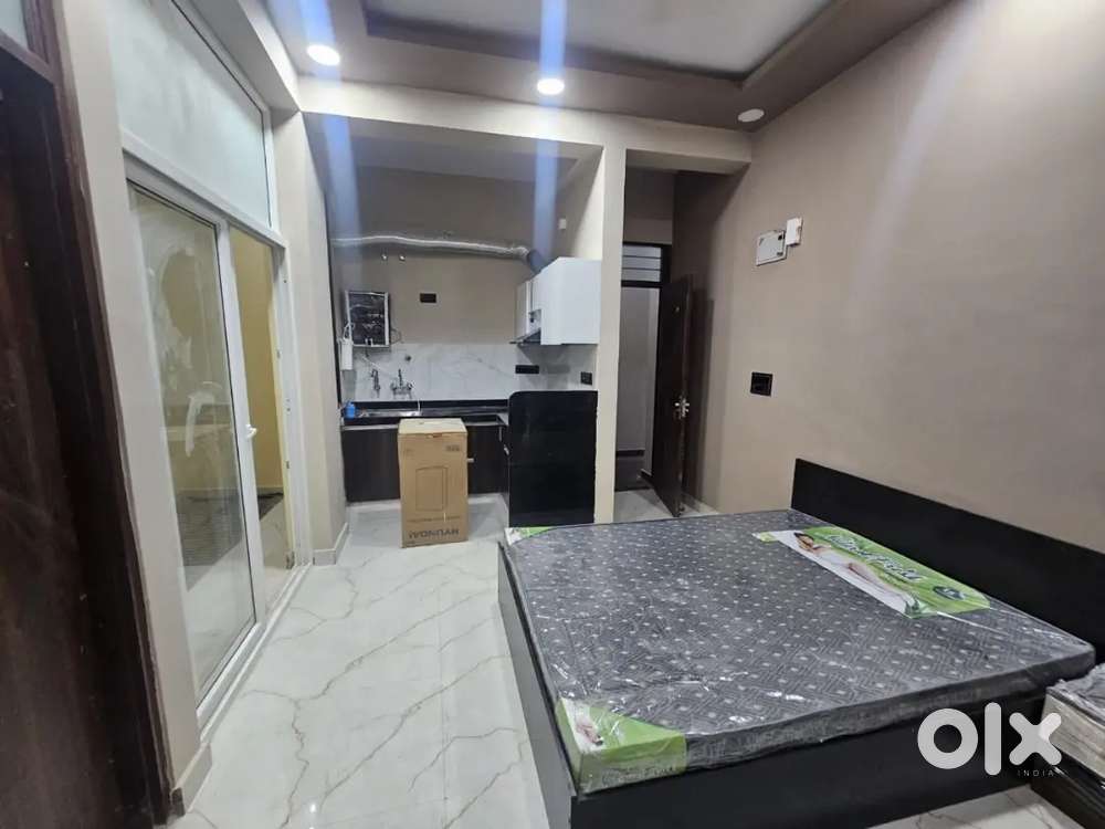 4 studio luxurious flats available at prime location