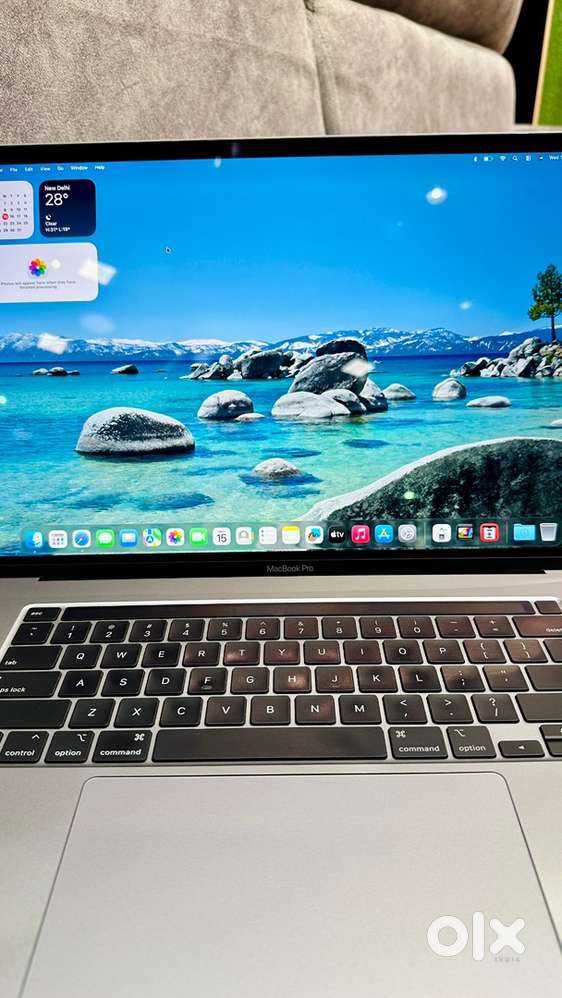 Macbook pro 16 inch 2019model i7intel core (16/512gb)silver clr,avbl