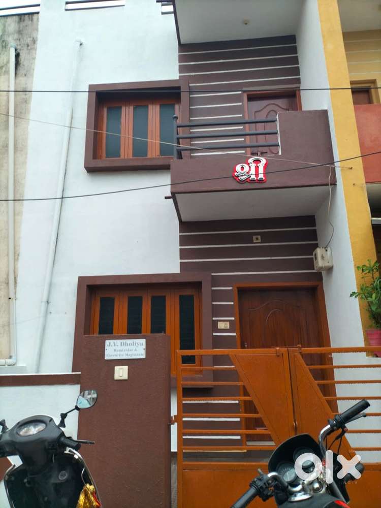 House on rent ( ભાડે દેવાનું છે) એપલ વુડ મોલ પાસે