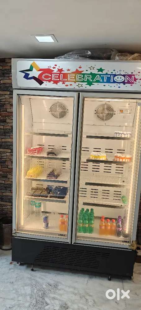 Cake counter fridge