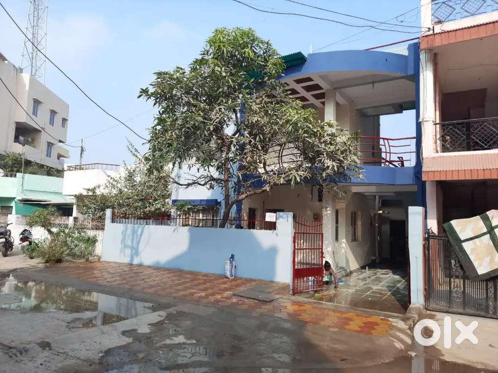 2BHK with car parking for business/godown/family/boys