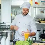 House cook  की आवश्यकता है in shalimar bagh.