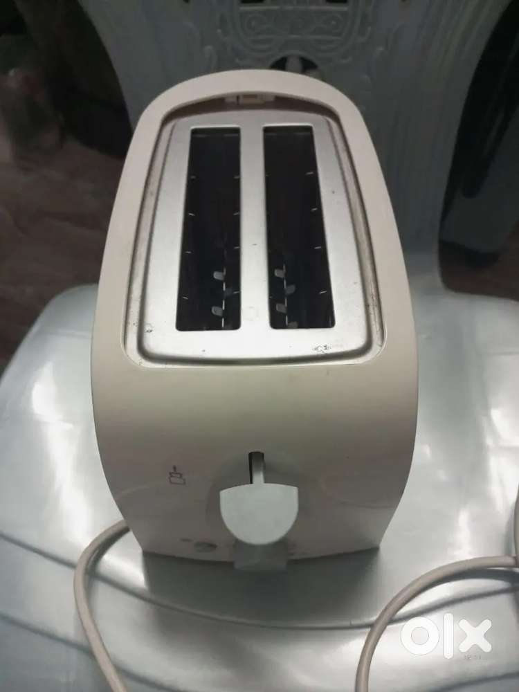 Morphy Richards 2 slice pop up toaster