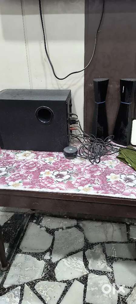 EDIFIER SPEAKERS NOT VERY USED NEGOTIABLE