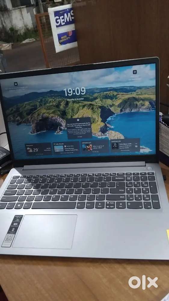 Lenovo laptop with Bill Printer and Bar code scanner for sale