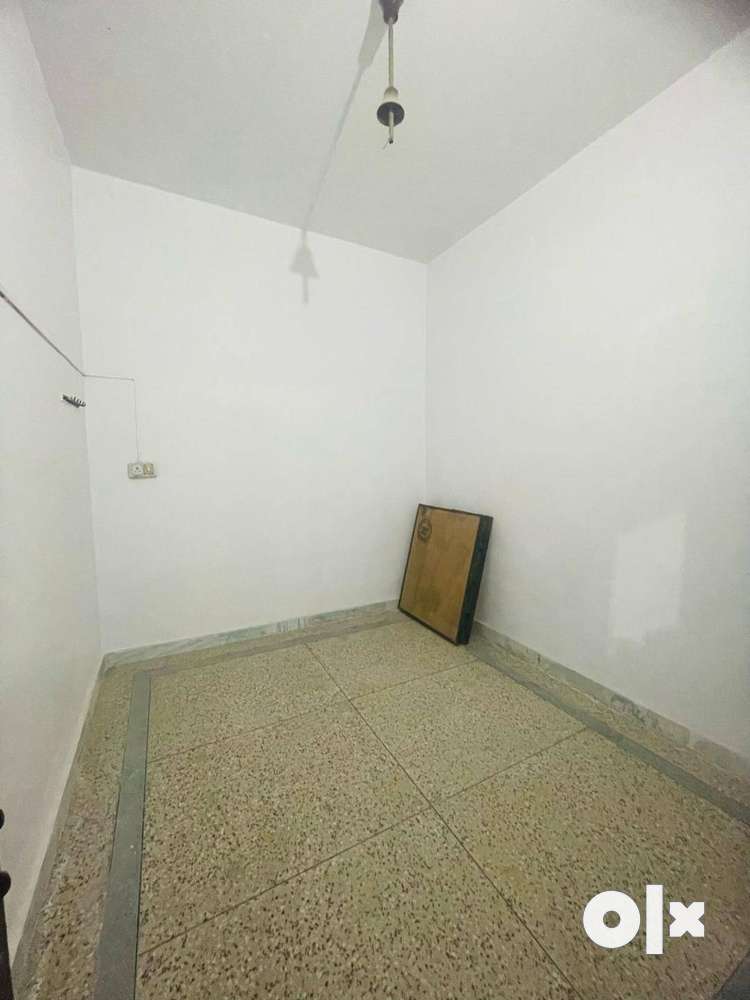 2 Room Portion for Rent at Gujaini A Block Ramleela Maidan Kanpur