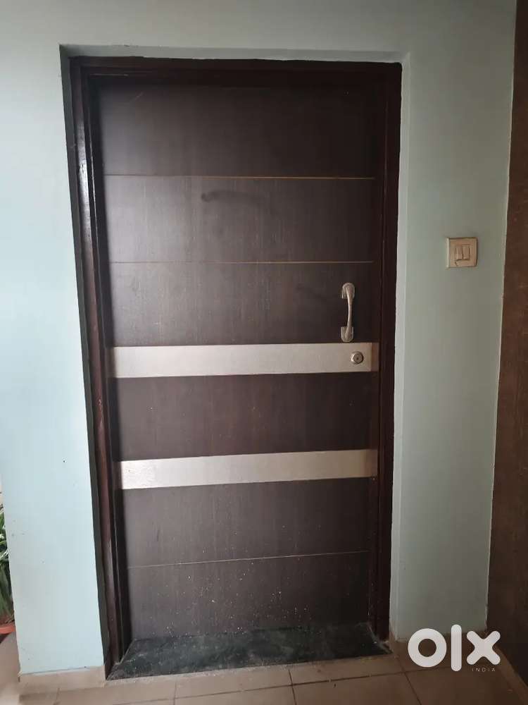3 bhk Flat for sale near sunpharma road