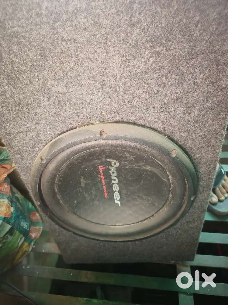 Pioneer subwoofer