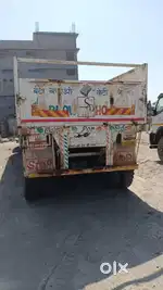 22tyre trucks bharatbenz