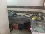 Ek Ladki chaiye koi Room shear kar skti h to
