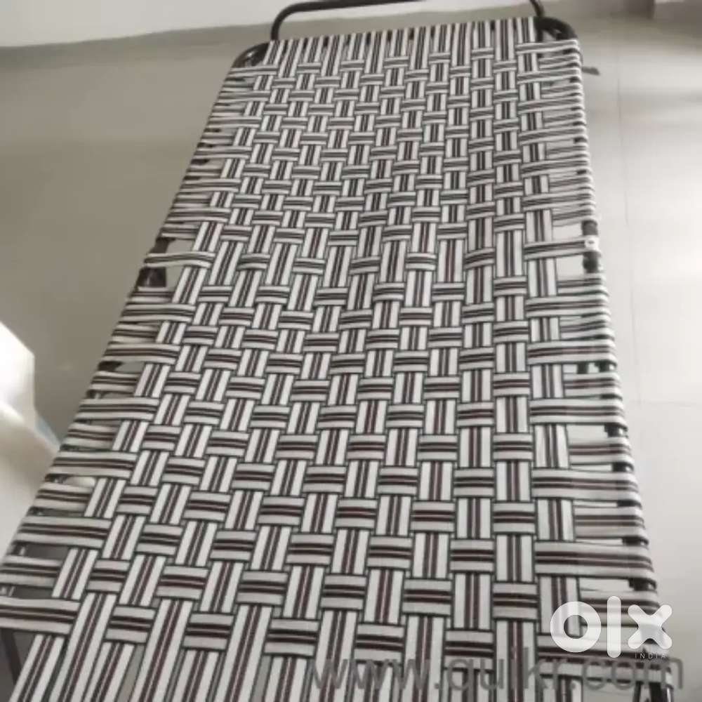 Foldable single Bed Full Steel 3 month used