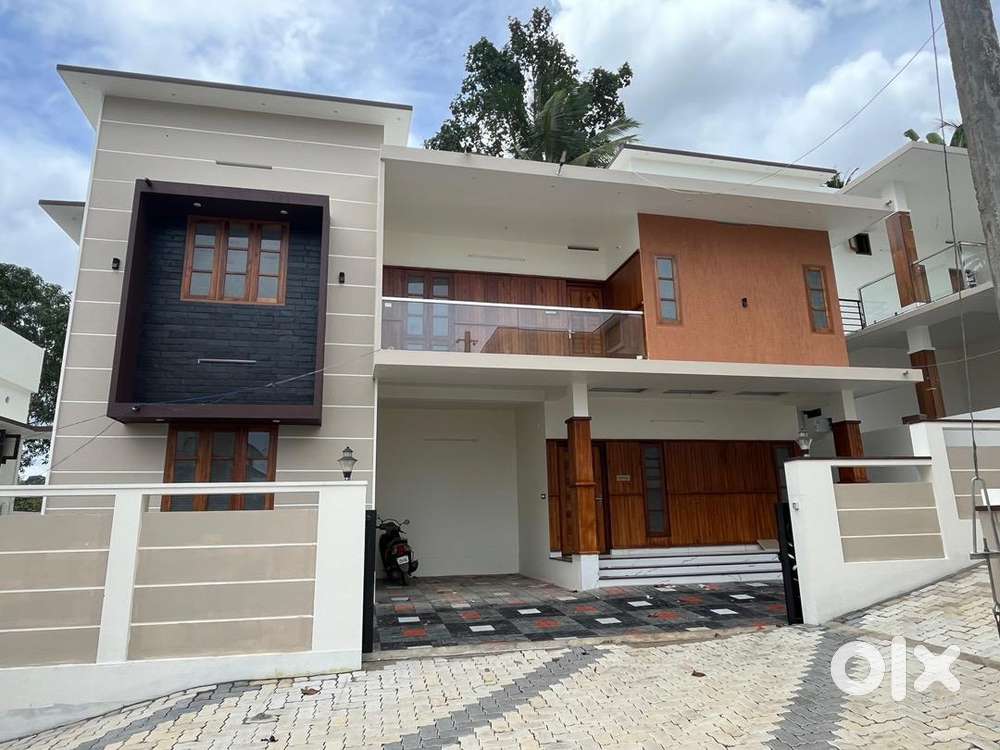 5cent 1900sqft House Mannanthala Maruthoor