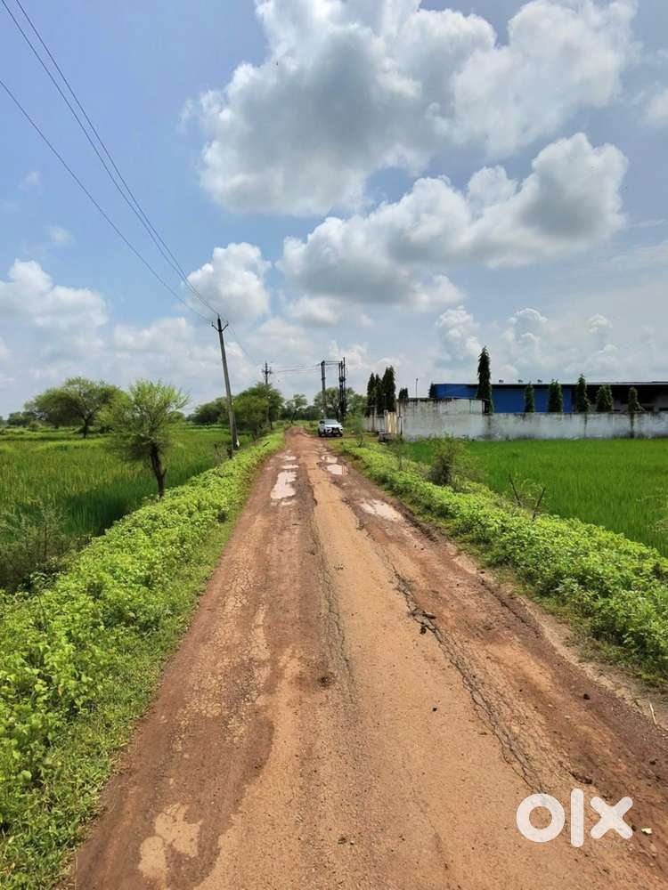 Zameen khet bakal railway station se laga bechna hai