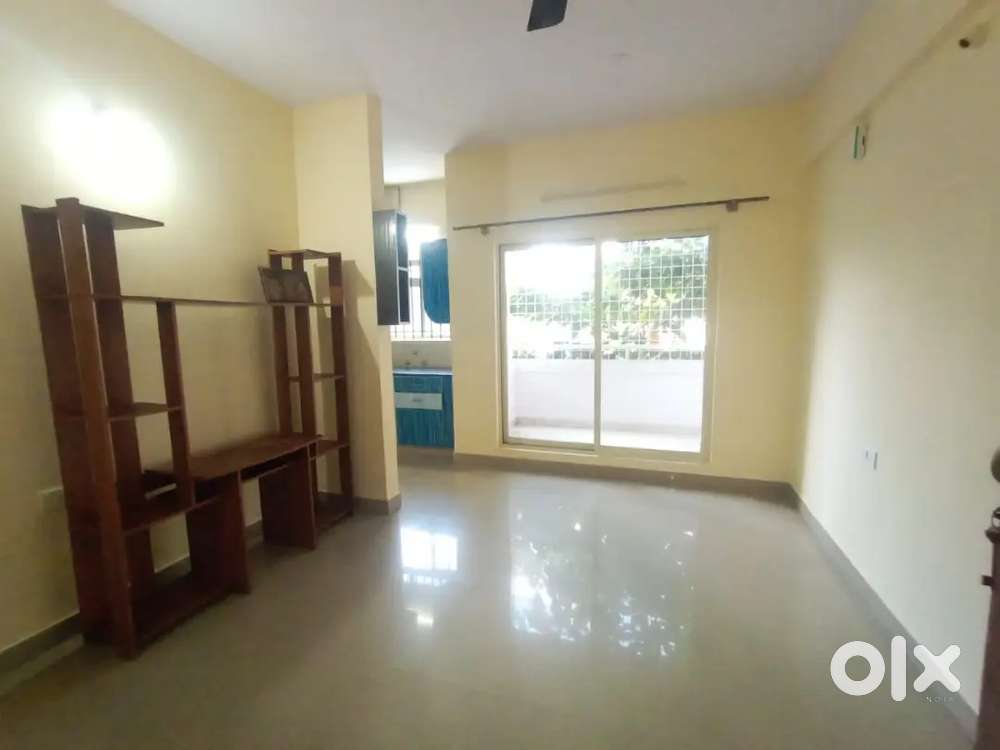 1bhk flat with car parking near BTM 4th stage (santhosh)